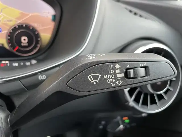 アウディ ＴＴクーペ 40TFSI 滋賀県 2019(令1)年 4.4万km デイトナグレーパールエフェクト Sラインパッケージ/・ヘッドライトウォッシャー/・LEDリヤダイナミックインディケーター/・Sライン18インチAW/・Sラインスポーツサスペンション/・Sライン専用シート(アルカンターラ/レザー)/・4ウェイランバーサポート/・Sラインインテリア/・Sラインエクステリア/マトリクスLEDヘッドライト/・アダプティブライト/コンフォートパッケージ/・シートヒーター(フロント)/・センターアームレスト/・アウディサイドアシスト/・アウディパーキングシステム(フロント/リヤ)/・リヤビューカメラ/・アウディホールドアシスト/バーチャルコックピット/MMIナビゲーション/・CarPlay/USB/BT/フルセグ/ETC2.0/ドラレコ/アドバンストキーシステム/パワーシート/レイン/ライトセンサー/自動防眩ルームミラー/ドライブセレクト/パドルシフト