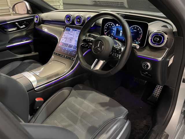 メルセデス・ベンツ Ｍ・ベンツ Ｃ２００ 4マチック AVG AMGライン 道央・札幌 2024(令6)年 0.3万km ハイテックシルバー AMGラインパッケージ/・スターパターングリル/・本革巻スポーツステアリング/・レザーARTICO/MICROCUTシート/・18インチAMGアルミホイール/・スポーツサスペンション/ベーシックパッケージ/・DIGITALライト(ウルトラハイビーム付)/・アダプティブハイビームアシストプラス/・ヘッドアップディスプレイ/・MBUX ARナビゲーション/レーダーセーフティパッケージ/・アクティブディスタンスアシストディストロニック/・アクティブステアリングアシスト/・アクティブレーンキーピング/・アクティブレーンチェンジングアシスト/・緊急回避補助システム/・PRE-SAFE/360°カメラシステム/アクティブパーキングアシスト/トラフィックサインアシスト/アンビエントライトプレミアム/メモリー付パワーシート(D/N)/電動ランバーサポート(D/N)/シートヒーター(D/N)/デジタルコックピットディスプレイ/ワイヤレスチャージング/フットトランクオープナー/TVチューナー/AppleCarPlay/AndroidAuto/純正ドライブレコーダー