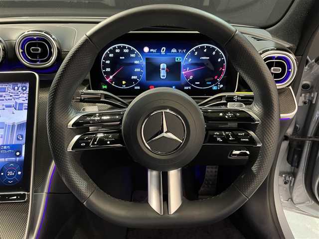 メルセデス・ベンツ Ｍ・ベンツ Ｃ２００ 4マチック AVG AMGライン 道央・札幌 2024(令6)年 0.3万km ハイテックシルバー AMGラインパッケージ/・スターパターングリル/・本革巻スポーツステアリング/・レザーARTICO/MICROCUTシート/・18インチAMGアルミホイール/・スポーツサスペンション/ベーシックパッケージ/・DIGITALライト(ウルトラハイビーム付)/・アダプティブハイビームアシストプラス/・ヘッドアップディスプレイ/・MBUX ARナビゲーション/レーダーセーフティパッケージ/・アクティブディスタンスアシストディストロニック/・アクティブステアリングアシスト/・アクティブレーンキーピング/・アクティブレーンチェンジングアシスト/・緊急回避補助システム/・PRE-SAFE/360°カメラシステム/アクティブパーキングアシスト/トラフィックサインアシスト/アンビエントライトプレミアム/メモリー付パワーシート(D/N)/電動ランバーサポート(D/N)/シートヒーター(D/N)/デジタルコックピットディスプレイ/ワイヤレスチャージング/フットトランクオープナー/TVチューナー/AppleCarPlay/AndroidAuto/純正ドライブレコーダー