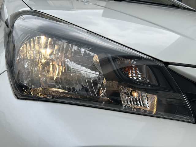 トヨタ ヴィッツ F 京都府 2015(平27)年 7.3万km ホワイトパールクリスタルシャイン ディラーOPSDナビ　/（ALPINE  700W)/フルセグTV　/バックカメラ　/前後ドラレコ　/(TZ-D205W)/純正ホイールキャップ付　/純正ビルトインETC　/アイドリングストップ　/横滑り防止装置　/Wエアバッグ　/Bluetooth/パワーステアリング/パワーウィンドウ