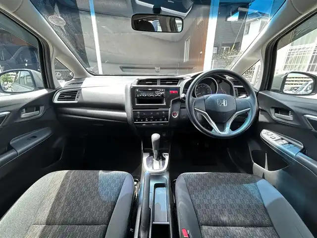 ホンダ フィット 13G Fパッケージ 静岡県 2014(平26)年 8.3万km シルバー ユーザー買取車両/ワンオーナー/バックセンサー/プッシュスタート/アイドリングストップ/横滑り防止/スペアキー