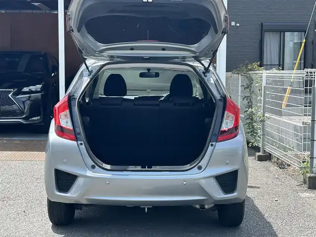 ホンダ フィット 13G Fパッケージ 静岡県 2014(平26)年 8.3万km シルバー ユーザー買取車両/ワンオーナー/バックセンサー/プッシュスタート/アイドリングストップ/横滑り防止/スペアキー