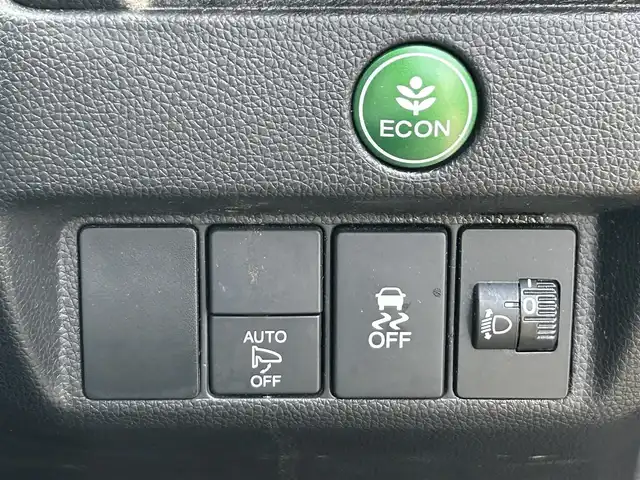 ホンダ フィット 13G Fパッケージ 静岡県 2014(平26)年 8.3万km シルバー ユーザー買取車両/ワンオーナー/バックセンサー/プッシュスタート/アイドリングストップ/横滑り防止/スペアキー