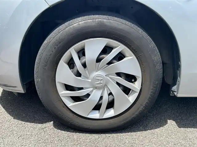 ホンダ フィット 13G Fパッケージ 静岡県 2014(平26)年 8.3万km シルバー ユーザー買取車両/ワンオーナー/バックセンサー/プッシュスタート/アイドリングストップ/横滑り防止/スペアキー