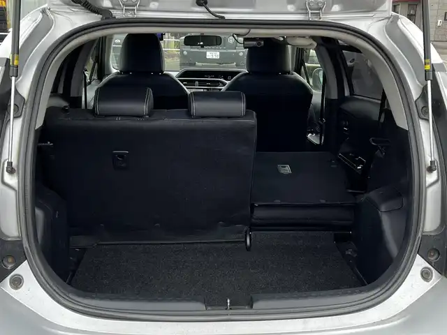 トヨタ アクア G G’s 道央・札幌 2015(平27)年 13.4万km シルバーM 寒冷地仕様/社外メモリーナビ/AM/FM/BT/CD/DVD/SD/フルセグ/横滑り防止装置/バックカメラ/ビルトインETC/ドライブレコーダー/アイドリングストップ/ワイパーデアイサー/ECOMODE/EVMODE/前席シートヒーター/ハーフレザーシート/革巻きステアリング/ステアリングリモコン/プッシュスタート/スマートキー/LEDヘッドライト/オートライト/フォグランプ/電動格納ミラー/ウィンカーミラー/純正フロアマット/ドアバイザー/スペアキー/純正エンジンスターター