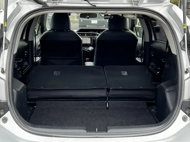 トヨタ アクア G G’s 道央・札幌 2015(平27)年 13.4万km シルバーM 寒冷地仕様/社外メモリーナビ/AM/FM/BT/CD/DVD/SD/フルセグ/横滑り防止装置/バックカメラ/ビルトインETC/ドライブレコーダー/アイドリングストップ/ワイパーデアイサー/ECOMODE/EVMODE/前席シートヒーター/ハーフレザーシート/革巻きステアリング/ステアリングリモコン/プッシュスタート/スマートキー/LEDヘッドライト/オートライト/フォグランプ/電動格納ミラー/ウィンカーミラー/純正フロアマット/ドアバイザー/スペアキー/純正エンジンスターター