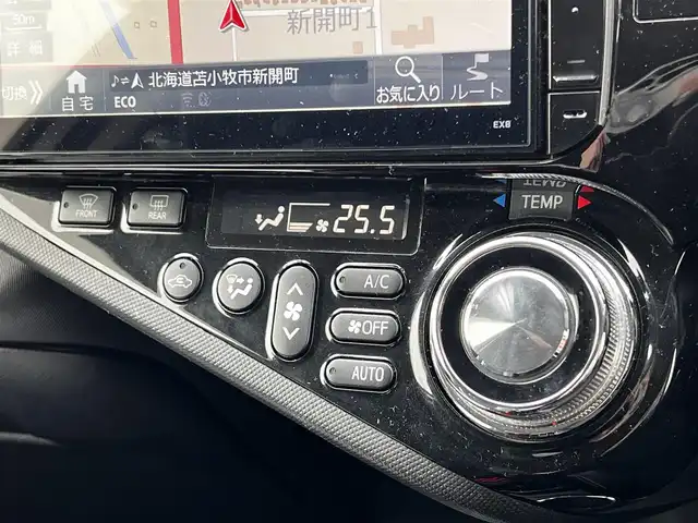 トヨタ アクア G G’s 道央・札幌 2015(平27)年 13.4万km シルバーM 寒冷地仕様/社外メモリーナビ/AM/FM/BT/CD/DVD/SD/フルセグ/横滑り防止装置/バックカメラ/ビルトインETC/ドライブレコーダー/アイドリングストップ/ワイパーデアイサー/ECOMODE/EVMODE/前席シートヒーター/ハーフレザーシート/革巻きステアリング/ステアリングリモコン/プッシュスタート/スマートキー/LEDヘッドライト/オートライト/フォグランプ/電動格納ミラー/ウィンカーミラー/純正フロアマット/ドアバイザー/スペアキー/純正エンジンスターター