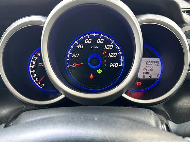 ホンダ Ｎ ＢＯＸ カスタム G 鳥取県 2013(平25)年 9.4万km プレミアムホワイトパール スマートキー/両側パワースライド/ギャザーズCD/オートエアコン/オートライト/キセノン/フォグ/ETC/スタットレス4本積込/保証書・取説