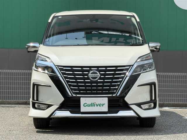 日産 セレナ ハイウェイスター V 千葉県 2020(令2)年 2万km ブリリアントホワイトパール 純正SDナビ/　(フルセグTV/CD/DVD/Bluetooth)/アラウンドビューモニター/両側パワースライドドア/HKSマフラー/前後コーナーセンサー/レーダークルーズコントロール/パーキングアシスト/ブラインドスポットモニター/ドライブレコーダー/ETC/純正LEDヘッドライト/純正フロアマット/オートライト/プッシュエンジンスタート/スマートキー