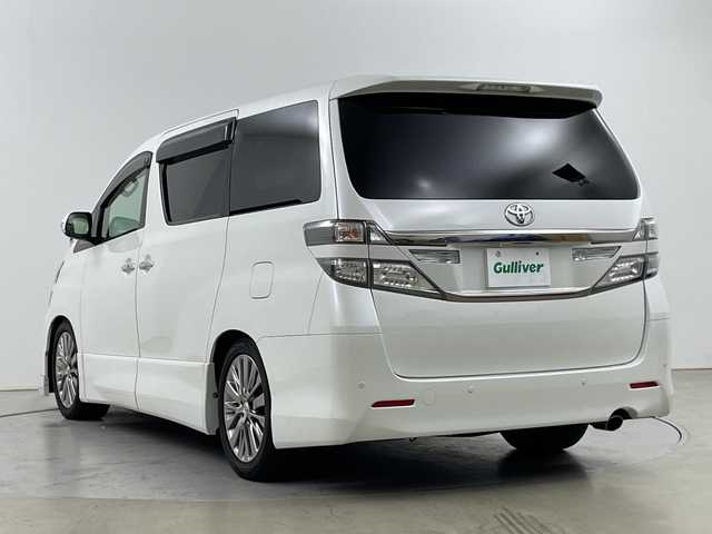 トヨタ ヴェルファイア 2．4Z ゴールデンアイズ 道央・札幌 2013(平25)年 4.7万km ホワイトパールクリスタルシャイン ・４WD/・ALPINEナビ（VIE-X009）/・Bluetooth/CD/DVD/・SD/フルセグTV/・バックカメラ/・両側パワースライドドア/・パワーバックドア/・フロントスポイラー/・ハーフレザーシート/オットマンシート/・オートライト/HIDライト/・ローダウン(社外車高調）/・クリアランスソナー/・ビルトインETC/・スマートキー/スペアキー１本/・プッシュスタート/・MTモード付AT/・横滑り防止装置/・ABS