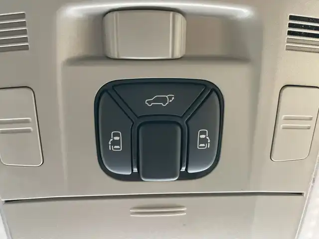 トヨタ ヴェルファイア 2．4Z ゴールデンアイズ 道央・札幌 2013(平25)年 4.7万km ホワイトパールクリスタルシャイン ・４WD/・ALPINEナビ（VIE-X009）/・Bluetooth/CD/DVD/・SD/フルセグTV/・バックカメラ/・両側パワースライドドア/・パワーバックドア/・フロントスポイラー/・ハーフレザーシート/オットマンシート/・オートライト/HIDライト/・ローダウン(社外車高調）/・クリアランスソナー/・ビルトインETC/・スマートキー/スペアキー１本/・プッシュスタート/・MTモード付AT/・横滑り防止装置/・ABS