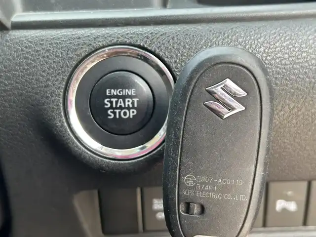 スズキ ソリオ バンディット HV MV 静岡県 2018(平30)年 1.4万km ファーベントレッド/スーパーブラックパール デュアルカメラブレーキサポート/純正メモリーナビ/全周囲カメラ/電動スライドドア/アダプティブクルーズコントロール/プッシュスタート/車線逸脱警報/パーキングセンサー/ＬＥＤヘッドライト/フォグライト/純正１５ＡＷ