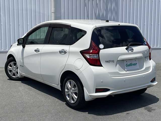 日産 ノート e－パワー X 三重県 2018(平30)年 3.3万km ホワイト 純正ナビ/純正デジタルインナーミラー/社外ドライブレコーダー/衝突軽減ブレーキ/レーンキープアシスト/スペアキー/スマートキー/LEDヘッドライト/オートライト/純正アルミホイールキャップ/電動格納ミラー/禁煙車