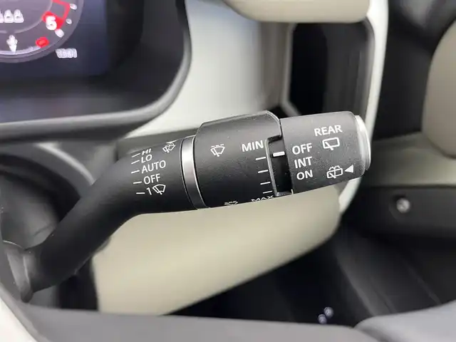 ランドローバー ランドローバー ディフェンダー 110S 愛知県 2023(令5)年 2.6万km 緑Ⅱ 有償カラー【パンゲアグリーン/ホワイトルーフ】/ブラックエクステリアパック/純正ナビ/AppleCarPlay/AndroidAuto/360度モニター/サイドステップ/レザーシート/シートヒーター/デジタルインナーミラー/純正19インチAW