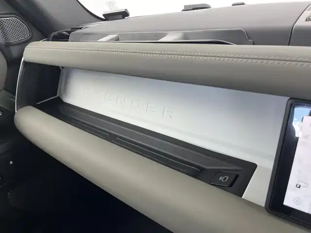 ランドローバー ランドローバー ディフェンダー 110S 愛知県 2023(令5)年 2.6万km 緑Ⅱ 有償カラー【パンゲアグリーン/ホワイトルーフ】/ブラックエクステリアパック/純正ナビ/AppleCarPlay/AndroidAuto/360度モニター/サイドステップ/レザーシート/シートヒーター/デジタルインナーミラー/純正19インチAW