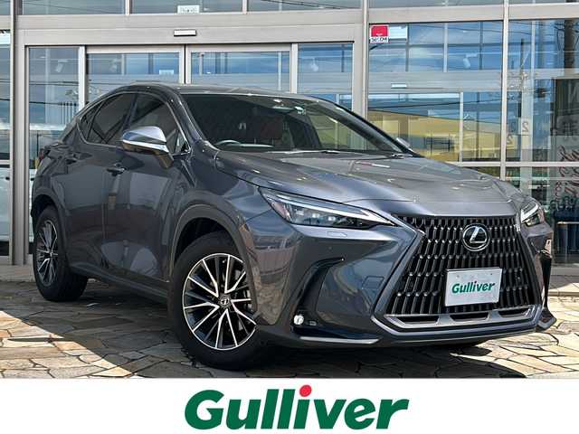 レクサス ＮＸ 250 バージョンL 静岡県 2022(令4)年 2.2万km ソニッククロム 純正ナビ/・FM/・AM/・フルセグTV/・Bluetooth/・USB/・Miracast/主要装備/・全方位カメラ/・ワイヤレス充電/・ドライブレコーダー/・デジタルインナーミラー/・全席シートヒーター/・運転席+助手席ベンチレーション/・運転席+助手席パワーシート/・パドルシフト/・ＥＴＣ２．０/・オートハイビーム/・車線逸脱警報/・ブラインドスポットモニター/・プリクラッシュセーフティ/・クリアランスソナー/・ヘッドアップディスプレイ/・赤革シート/・ステアリングヒーター