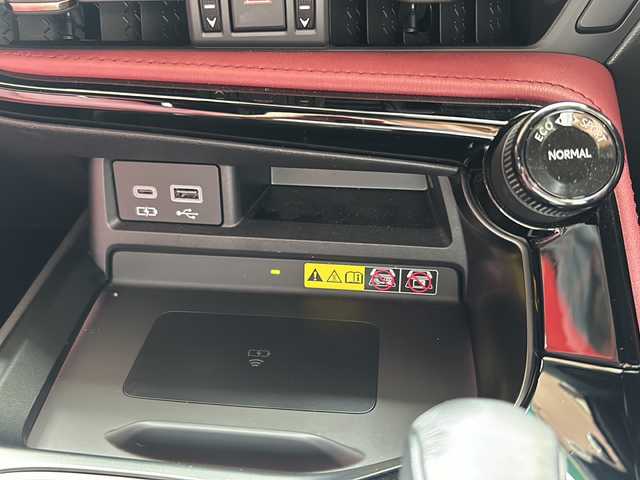レクサス ＮＸ 250 バージョンL 静岡県 2022(令4)年 2.2万km ソニッククロム 純正ナビ/・FM/・AM/・フルセグTV/・Bluetooth/・USB/・Miracast/主要装備/・全方位カメラ/・ワイヤレス充電/・ドライブレコーダー/・デジタルインナーミラー/・全席シートヒーター/・運転席+助手席ベンチレーション/・運転席+助手席パワーシート/・パドルシフト/・ＥＴＣ２．０/・オートハイビーム/・車線逸脱警報/・ブラインドスポットモニター/・プリクラッシュセーフティ/・クリアランスソナー/・ヘッドアップディスプレイ/・赤革シート/・ステアリングヒーター
