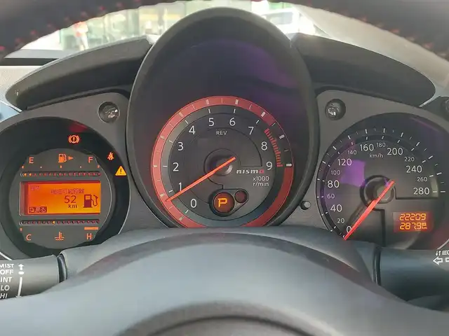 日産 フェアレディ Ｚ ニスモ 東京都 2018(平30)年 2.3万km ダイヤモンドブラック 純正ナビ/バックカメラ/ビルトインETC/ドライブレコーダー/BOSEスピーカー/パドルシフト/スマートキー/ステアリングリモコン/オートライト/NISMOタワーバー/純正19インチAW