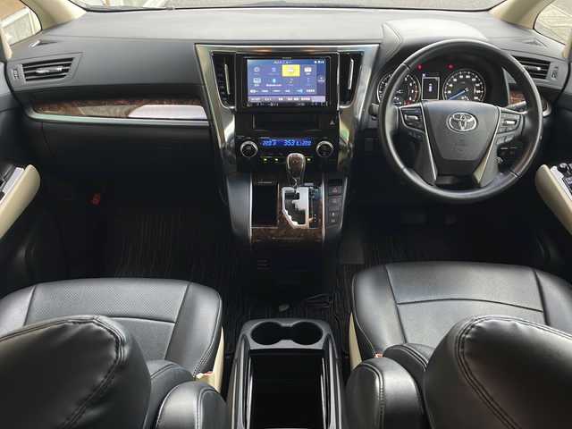 トヨタ ヴェルファイア X 岐阜県 2019(令1)年 3.1万km ブラック 禁煙車/社外9型SDナビ/AM/FM/CD/DVD/BT/HDMI/フルセグTV/バックカメラ/プリクラッシュセーフティ/両側パワースライドドア/LKA/オートライト/オートハイビーム/LEDヘッドライト/フォグランプ/クリアランスソナー /電子パーキングブレーキ/ブレーキホールド/クルーズコントロール/ドライブレコーダー/レザー調シートカバー/スマートキー/プッシュスタート /純正アルミホイール/純正フロアマット/ビルトインETC