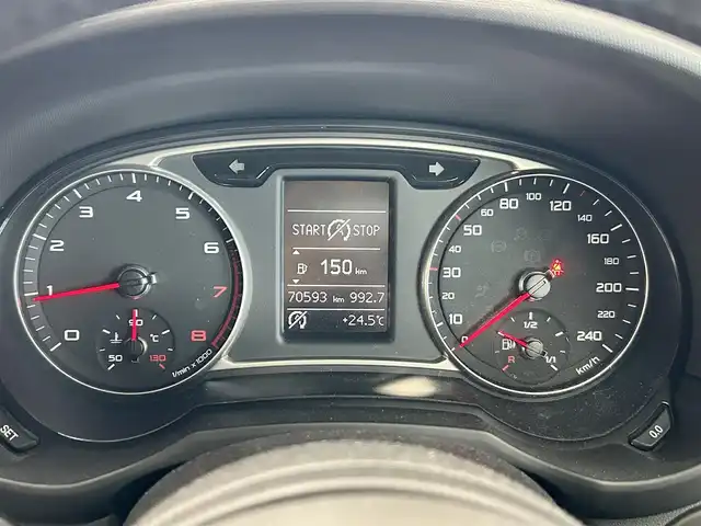 アウディ Ａ１ スポーツバック 1．4TFSI 道央・札幌 2013(平25)年 7.1万km 紺 ・ワンオーナー/・純正ナビ/フルセグTV/DVD/CD/SD/・パドルシフト/・横滑り防止/・ETC/・HID/・プッシュスタート/・スマートキー/・電格ミラー/・ミラーヒーター/・冬タイヤ純正15インチAW積込