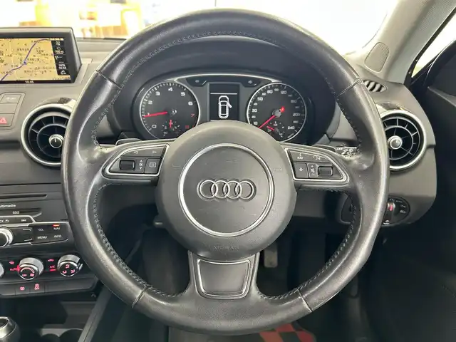 アウディ Ａ１ スポーツバック 1．4TFSI 道央・札幌 2013(平25)年 7.1万km 紺 ・ワンオーナー/・純正ナビ/フルセグTV/DVD/CD/SD/・パドルシフト/・横滑り防止/・ETC/・HID/・プッシュスタート/・スマートキー/・電格ミラー/・ミラーヒーター/・冬タイヤ純正15インチAW積込