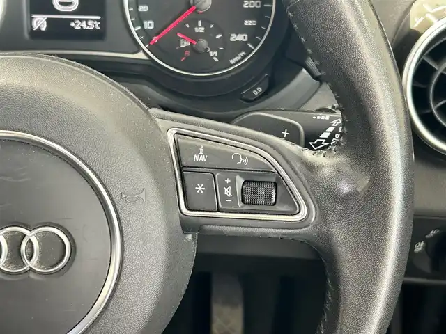 アウディ Ａ１ スポーツバック 1．4TFSI 道央・札幌 2013(平25)年 7.1万km 紺 ・ワンオーナー/・純正ナビ/フルセグTV/DVD/CD/SD/・パドルシフト/・横滑り防止/・ETC/・HID/・プッシュスタート/・スマートキー/・電格ミラー/・ミラーヒーター/・冬タイヤ純正15インチAW積込