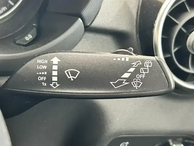 アウディ Ａ１ スポーツバック 1．4TFSI 道央・札幌 2013(平25)年 7.1万km 紺 ・ワンオーナー/・純正ナビ/フルセグTV/DVD/CD/SD/・パドルシフト/・横滑り防止/・ETC/・HID/・プッシュスタート/・スマートキー/・電格ミラー/・ミラーヒーター/・冬タイヤ純正15インチAW積込