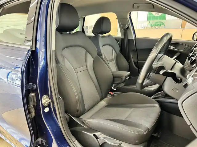 アウディ Ａ１ スポーツバック 1．4TFSI 道央・札幌 2013(平25)年 7.1万km 紺 ・ワンオーナー/・純正ナビ/フルセグTV/DVD/CD/SD/・パドルシフト/・横滑り防止/・ETC/・HID/・プッシュスタート/・スマートキー/・電格ミラー/・ミラーヒーター/・冬タイヤ純正15インチAW積込