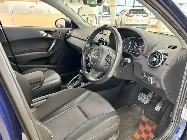 アウディ Ａ１ スポーツバック 1．4TFSI 道央・札幌 2013(平25)年 7.1万km 紺 ・ワンオーナー/・純正ナビ/フルセグTV/DVD/CD/SD/・パドルシフト/・横滑り防止/・ETC/・HID/・プッシュスタート/・スマートキー/・電格ミラー/・ミラーヒーター/・冬タイヤ純正15インチAW積込