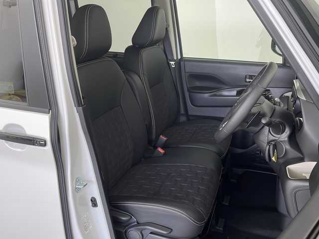 三菱 デリカミニ T プレミアム リミテッド ED 愛知県 2025(令7)年 0.1千km アメジストブラック/シルキーホワイト 未使用車・新車/９型ディスプレイオーディオ/全方位カメラ/Bluetooth・AppleCarPlay・AndroidAuto・USB/ルーフレール/ファブリック＆合皮シート/前席シートヒーター/純正フロアマット/ヒルディセントコントロール/ヒルスタートアシスト/アイドリングストップ/ACC/車線維持支援/車線逸脱警報/先行車発進告知/LEDヘッドライト/オートライト/オートマチックハイビーム/革巻きステアリング/ステアリングスイッチ/パドルシフト/電子パーキングブレーキ/オートホールド/スマートキー/プッシュスタート/スペアキー/新車保証書・取扱説明書