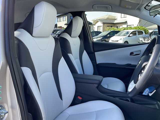 トヨタ プリウス S ツーリングセレクション 岩手県 2016(平28)年 6.6万km スティールブロンドM 寒冷地仕様　純正ＳＤナビ　フルセグテレビ　バックカメラ　レーダークルーズ　レーンキープアシスト　衝突被害軽減システム　横滑り防止装置　オートライト　フォグランプ　アイドリングストップ　ビルドインＥＴＣ