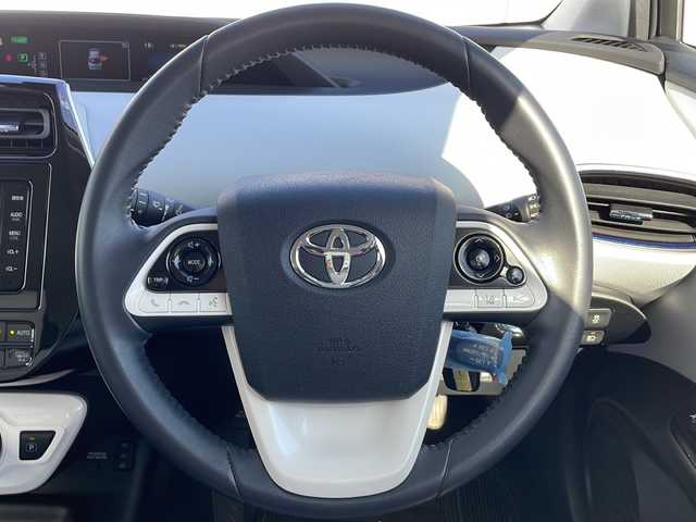 トヨタ プリウス S ツーリングセレクション 岩手県 2016(平28)年 6.6万km スティールブロンドM 寒冷地仕様　純正ＳＤナビ　フルセグテレビ　バックカメラ　レーダークルーズ　レーンキープアシスト　衝突被害軽減システム　横滑り防止装置　オートライト　フォグランプ　アイドリングストップ　ビルドインＥＴＣ