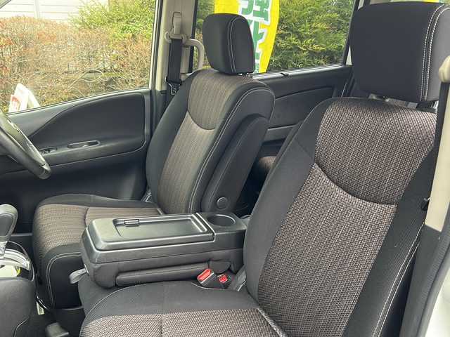 日産 セレナ ハイウェイスター Sハイブリッド 埼玉県 2014(平26)年 12.6万km ブリリアントホワイトパール エマージェンシーブレーキ/社外ナビ/　　CD/DVD/iPod/フルセグTV/バックカメラ/左側パワースライドドア/クルーズコントロール/HIDオートライト/アイドリングストップ/USBポート/ETC