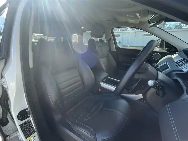 ランドローバー レンジローバーイヴォーク HSEダイナミック 道東・釧路十勝 2016(平28)年 2.6万km 白 ４WD/MEDIANプレミアムサウンド/パノラマガラスルーフ/純正HDDナビ/ CD/DVD/BT/USB/サラウンドビューカメラ/社外ETC/衝突回避ブレーキ/レーンキーピングアシスト/クルーズコントロール/パークディスタンスコントロール/レザーシート/フロントパワーシート/フロントシートヒーティング/ステアリングヒーター/アダプティプLEDヘッドライト/純正20インチAW/純正フロアマット/保証書