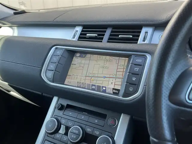 ランドローバー レンジローバーイヴォーク HSEダイナミック 道東・釧路十勝 2016(平28)年 2.6万km 白 ４WD/MEDIANプレミアムサウンド/パノラマガラスルーフ/純正HDDナビ/ CD/DVD/BT/USB/サラウンドビューカメラ/社外ETC/衝突回避ブレーキ/レーンキーピングアシスト/クルーズコントロール/パークディスタンスコントロール/レザーシート/フロントパワーシート/フロントシートヒーティング/ステアリングヒーター/アダプティプLEDヘッドライト/純正20インチAW/純正フロアマット/保証書