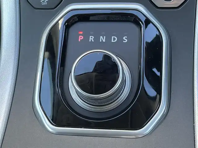 ランドローバー レンジローバーイヴォーク HSEダイナミック 道東・釧路十勝 2016(平28)年 2.6万km 白 ４WD/MEDIANプレミアムサウンド/パノラマガラスルーフ/純正HDDナビ/ CD/DVD/BT/USB/サラウンドビューカメラ/社外ETC/衝突回避ブレーキ/レーンキーピングアシスト/クルーズコントロール/パークディスタンスコントロール/レザーシート/フロントパワーシート/フロントシートヒーティング/ステアリングヒーター/アダプティプLEDヘッドライト/純正20インチAW/純正フロアマット/保証書