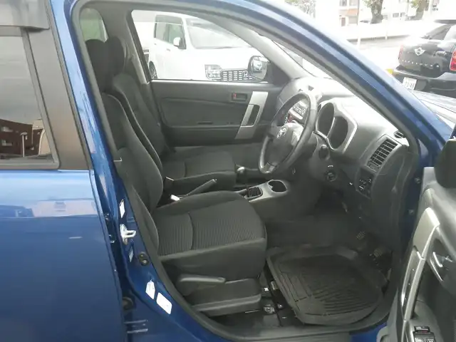 トヨタ ラッシュ G 神奈川県 2006(平18)年 9.3万km ブルーマイカM 4WD/マニュアル/純正CD/CSオーディオ/スマートキー/スペアキー/ETC/フォグランプ/背面タイヤハードカバー/取説書/保証書/点検記録（全てトヨタディーラーで実施）/　R5/1  R7/1