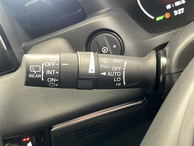 ホンダ ヴェゼル ハイブリッド e:HEV Z 鹿児島県 2025(令7)年 0.1千km プラチナホワイトパール 登録未使用車/バックカメラ/Honda CONNECTディスプレー/　・Bluetooth接続/　・AppleCarplay/　・AndroidAuto/　・フルセグTV/ブラインドスポットモニター/ETC2.0車載器/ワイヤレス充電器/電動格納ミラー/本革巻きステアリング/電動パーキングブレーキ/ブレーキホールド/Honda SENSING/　・前方後方誤発進抑制/　・先行車発進お知らせ