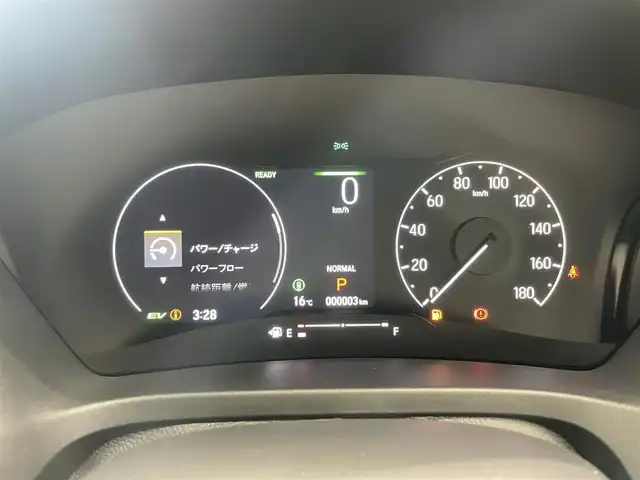 ホンダ ヴェゼル ハイブリッド e:HEV Z 鹿児島県 2025(令7)年 0.1千km プラチナホワイトパール 登録未使用車/バックカメラ/Honda CONNECTディスプレー/　・Bluetooth接続/　・AppleCarplay/　・AndroidAuto/　・フルセグTV/ブラインドスポットモニター/ETC2.0車載器/ワイヤレス充電器/電動格納ミラー/本革巻きステアリング/電動パーキングブレーキ/ブレーキホールド/Honda SENSING/　・前方後方誤発進抑制/　・先行車発進お知らせ