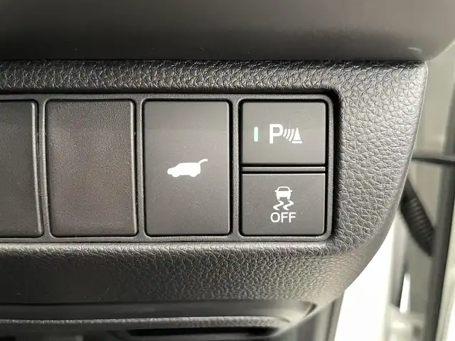 ホンダ ヴェゼル ハイブリッド e:HEV Z 鹿児島県 2025(令7)年 0.1千km プラチナホワイトパール 登録未使用車/バックカメラ/Honda CONNECTディスプレー/　・Bluetooth接続/　・AppleCarplay/　・AndroidAuto/　・フルセグTV/ブラインドスポットモニター/ETC2.0車載器/ワイヤレス充電器/電動格納ミラー/本革巻きステアリング/電動パーキングブレーキ/ブレーキホールド/Honda SENSING/　・前方後方誤発進抑制/　・先行車発進お知らせ