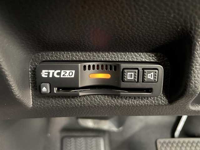 ホンダ ヴェゼル ハイブリッド e:HEV Z 鹿児島県 2025(令7)年 0.1千km プラチナホワイトパール 登録未使用車/バックカメラ/Honda CONNECTディスプレー/　・Bluetooth接続/　・AppleCarplay/　・AndroidAuto/　・フルセグTV/ブラインドスポットモニター/ETC2.0車載器/ワイヤレス充電器/電動格納ミラー/本革巻きステアリング/電動パーキングブレーキ/ブレーキホールド/Honda SENSING/　・前方後方誤発進抑制/　・先行車発進お知らせ