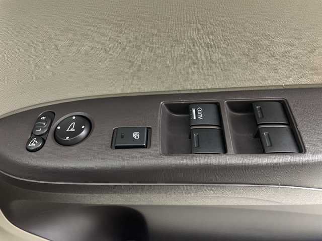 ホンダ Ｎ ＯＮＥ G 埼玉県 2014(平26)年 2.4万km プレミアムホワイトパール 社外ナビ/　(CD/DVD/iPod/USB/FM/AM)/ワンセグテレビ/バックカメラ/プッシュスタート/オートライト/キセノンライト/純正フロアマット