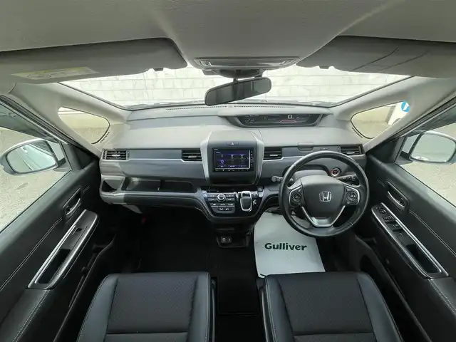 ホンダ フリード ハイブリット G ホンダセンシング 福岡県 2020(令2)年 1.7万km プラチナホワイトパール 純正7型SDナビ(フルセグTV/CD/DVD/BT)/バックカメラ/ホンダセンシング/コーナーセンサー(後方)/両側パワスラ/レーダークルコン/前後ドラレコ/ETC/シートヒーター/純正LEDヘッドライト/純正15インチアルミホイール/純正フロアマット/USBポート/スマートキー/プッシュスタート