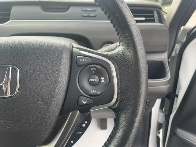 ホンダ フリード ハイブリット G ホンダセンシング 福岡県 2020(令2)年 1.7万km プラチナホワイトパール 純正7型SDナビ(フルセグTV/CD/DVD/BT)/バックカメラ/ホンダセンシング/コーナーセンサー(後方)/両側パワスラ/レーダークルコン/前後ドラレコ/ETC/シートヒーター/純正LEDヘッドライト/純正15インチアルミホイール/純正フロアマット/USBポート/スマートキー/プッシュスタート