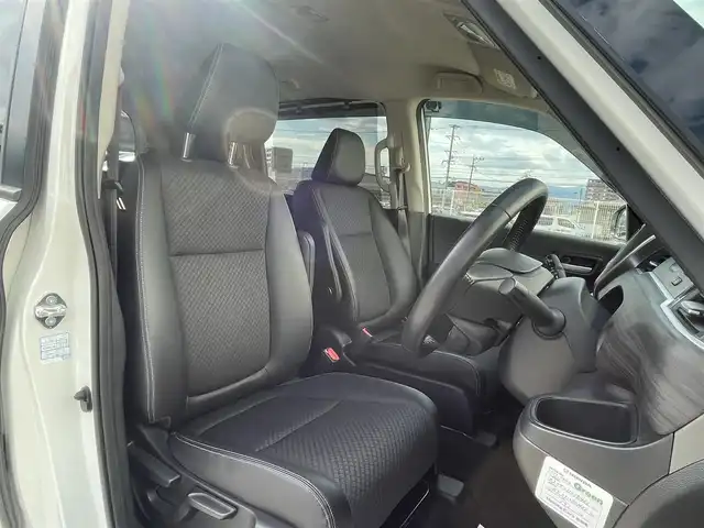 ホンダ フリード ハイブリット G ホンダセンシング 福岡県 2020(令2)年 1.7万km プラチナホワイトパール 純正7型SDナビ(フルセグTV/CD/DVD/BT)/バックカメラ/ホンダセンシング/コーナーセンサー(後方)/両側パワスラ/レーダークルコン/前後ドラレコ/ETC/シートヒーター/純正LEDヘッドライト/純正15インチアルミホイール/純正フロアマット/USBポート/スマートキー/プッシュスタート