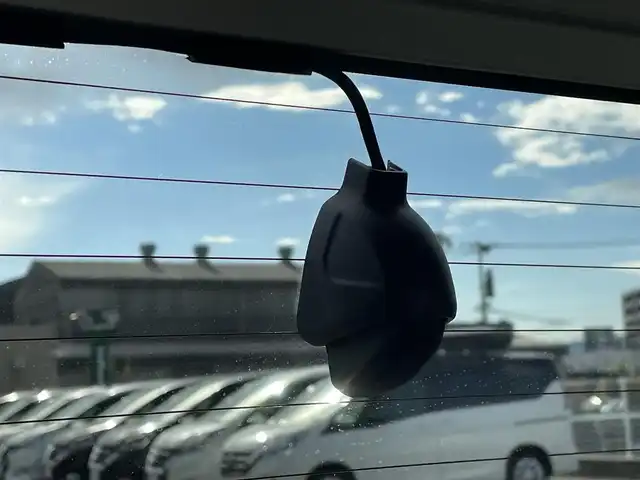 ホンダ フリード ハイブリット G ホンダセンシング 福岡県 2020(令2)年 1.7万km プラチナホワイトパール 純正7型SDナビ(フルセグTV/CD/DVD/BT)/バックカメラ/ホンダセンシング/コーナーセンサー(後方)/両側パワスラ/レーダークルコン/前後ドラレコ/ETC/シートヒーター/純正LEDヘッドライト/純正15インチアルミホイール/純正フロアマット/USBポート/スマートキー/プッシュスタート