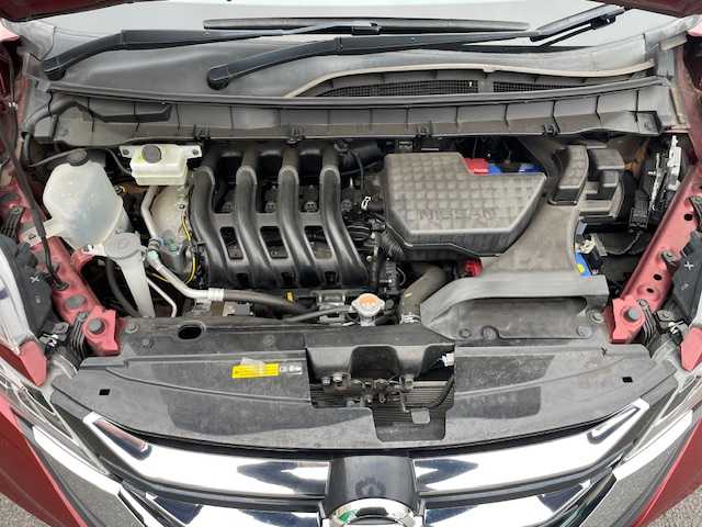 日産 セレナ ハイウェイスター プロパイロットED 茨城県 2017(平29)年 2.9万km マルーンレッド 2トーン 純正ナビ　/衝突軽減システム　/フリップダウンモニター　/両側パワースライドドア　/バックカメラ　/コーナーセンサー前後　/ＬＥＤヘッドライト　/ドライブレコーダー　/アイドリングストップ　/電動格納ミラー　/ＥＴＣ