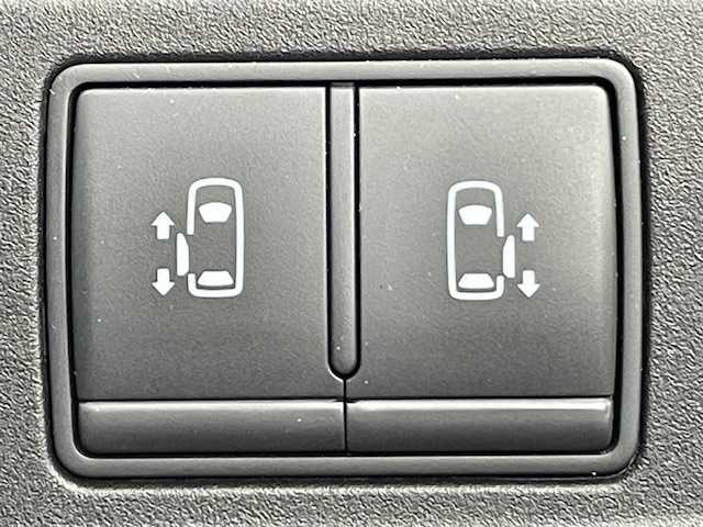 日産 セレナ ハイウェイスター プロパイロットED 茨城県 2017(平29)年 2.9万km マルーンレッド 2トーン 純正ナビ　/衝突軽減システム　/フリップダウンモニター　/両側パワースライドドア　/バックカメラ　/コーナーセンサー前後　/ＬＥＤヘッドライト　/ドライブレコーダー　/アイドリングストップ　/電動格納ミラー　/ＥＴＣ