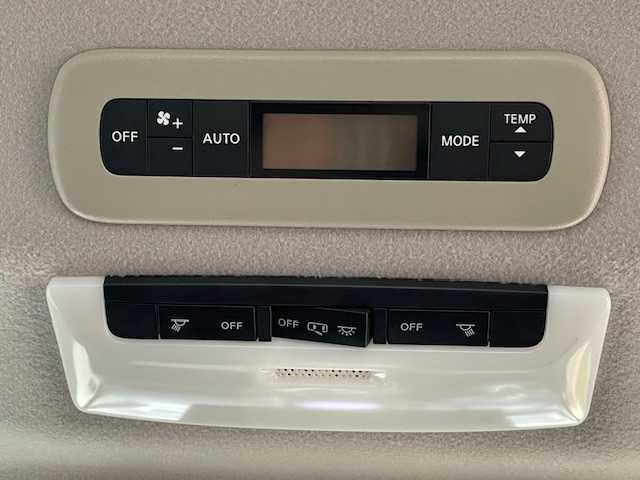 日産 セレナ ハイウェイスター プロパイロットED 茨城県 2017(平29)年 2.9万km マルーンレッド 2トーン 純正ナビ　/衝突軽減システム　/フリップダウンモニター　/両側パワースライドドア　/バックカメラ　/コーナーセンサー前後　/ＬＥＤヘッドライト　/ドライブレコーダー　/アイドリングストップ　/電動格納ミラー　/ＥＴＣ