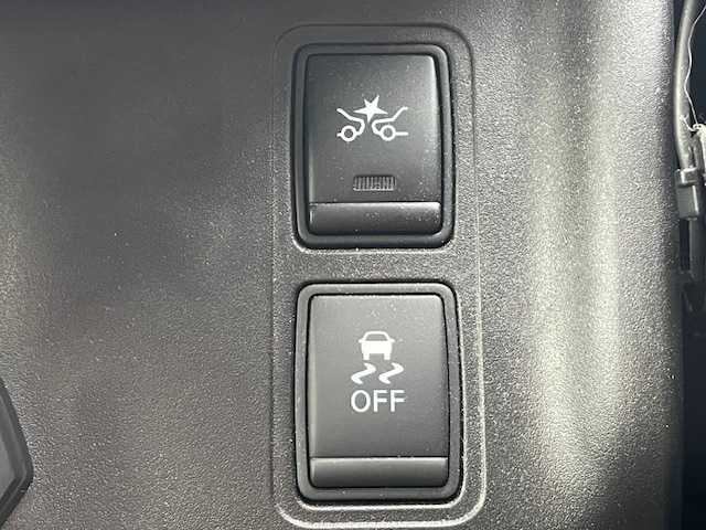 日産 セレナ ハイウェイスター プロパイロットED 茨城県 2017(平29)年 2.9万km マルーンレッド 2トーン 純正ナビ　/衝突軽減システム　/フリップダウンモニター　/両側パワースライドドア　/バックカメラ　/コーナーセンサー前後　/ＬＥＤヘッドライト　/ドライブレコーダー　/アイドリングストップ　/電動格納ミラー　/ＥＴＣ